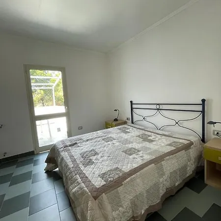 Sunlove Vieste - Apartament & Area Camper *